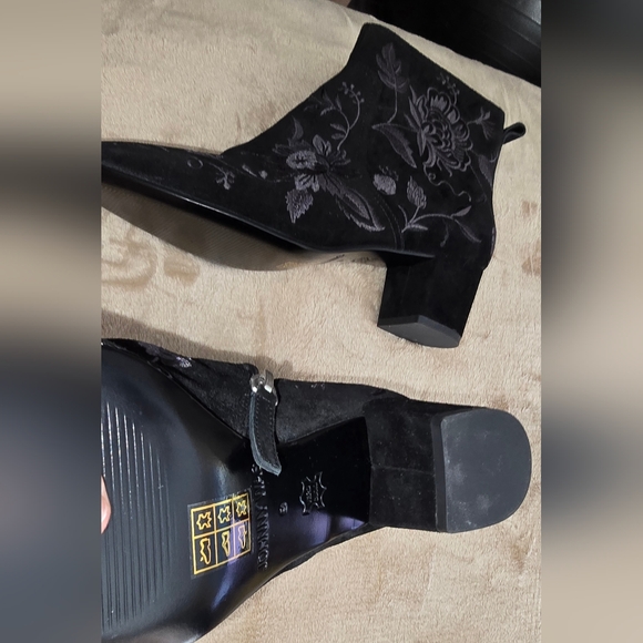 Johnny Was Floral Embroidered Black Ankle Boots Size 9 - Picture 15 of 15
